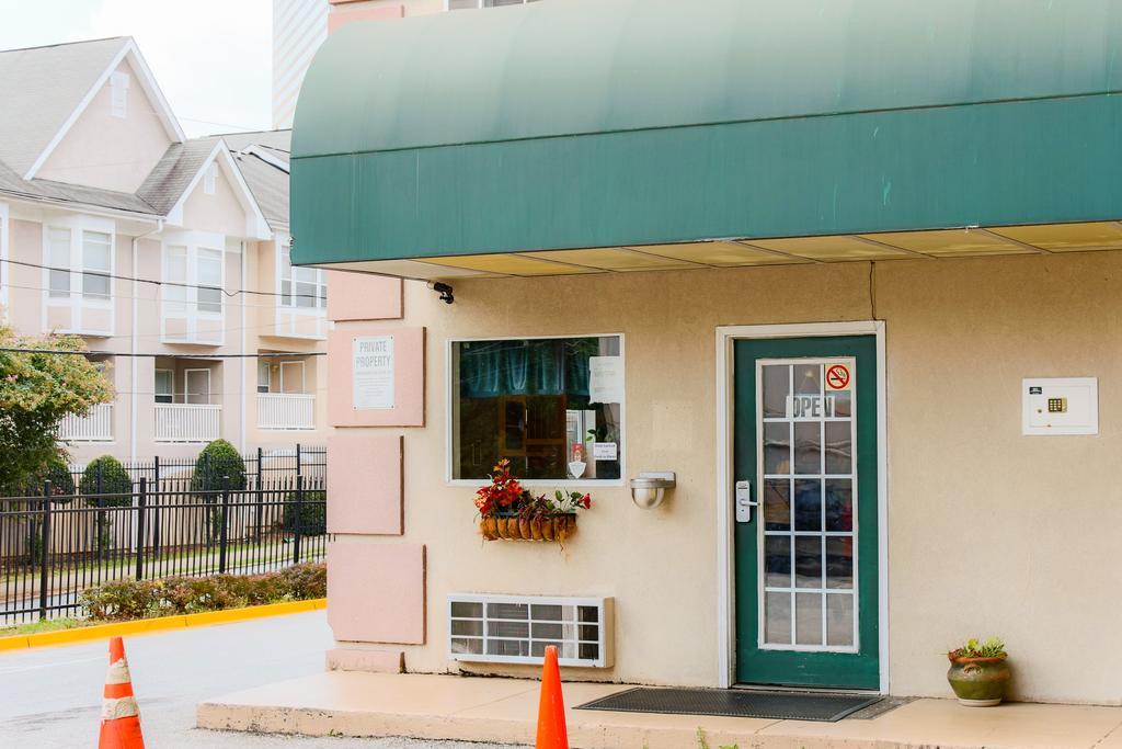 Budgetel Inn And Suites Atlanta Midtown Exterior foto
